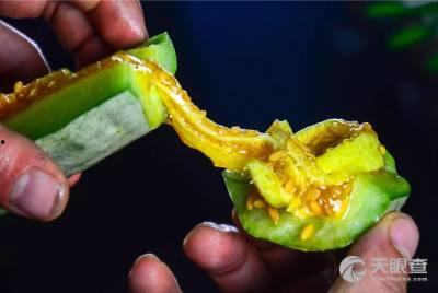 羊角瓜里面黑的可以吃吗,可食用之谜