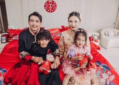 年轻明星网红夫妇,年轻明星网红夫妇的甜蜜日常揭秘