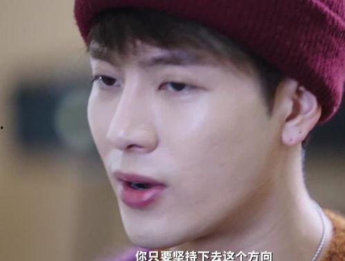 黑怕女孩王嘉尔吃瓜,瓜田李下，揭秘娱乐圈的甜蜜与苦涩