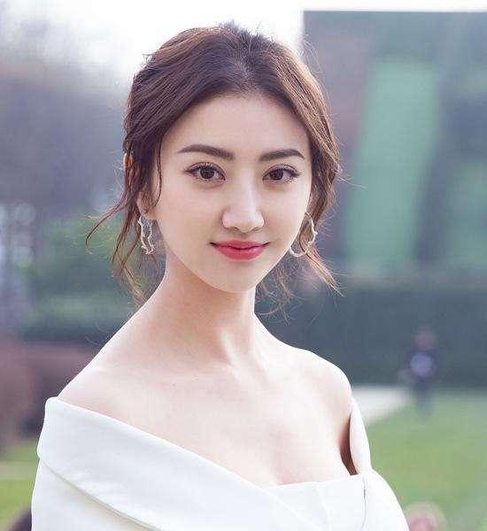 钟楼明星网红照,明星同款照片背后的魅力揭秘