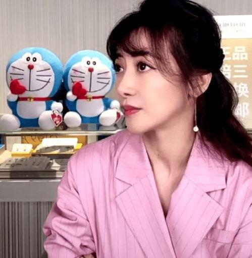 明星网红卖金子,明星联手直播卖金，掀起黄金消费热潮