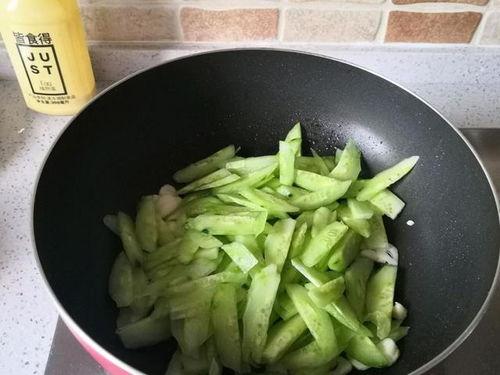 每日黑瓜吃料量是多少合适,健康饮食新指南