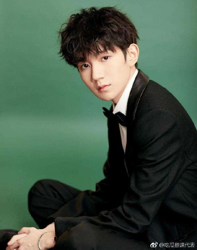 吃瓜爆料资深男艺人,吃瓜爆料背后的故事