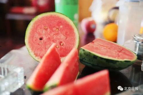 今日晴宜吃瓜壁纸