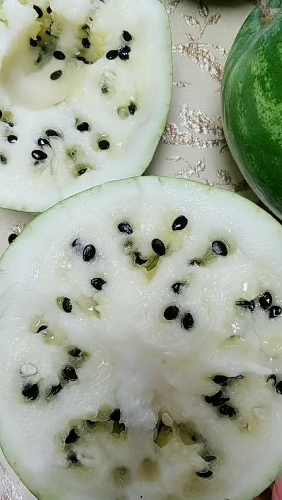 只吃籽的瓜里面特别黑