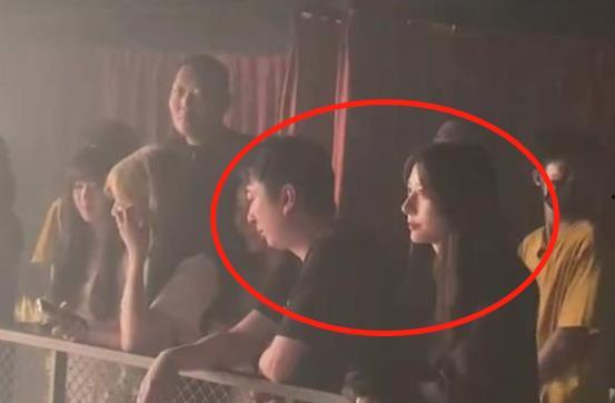 北京吃播网红黑瓜帽