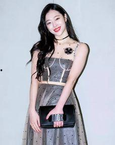 艳压明星网红,明星网红的璀璨对决